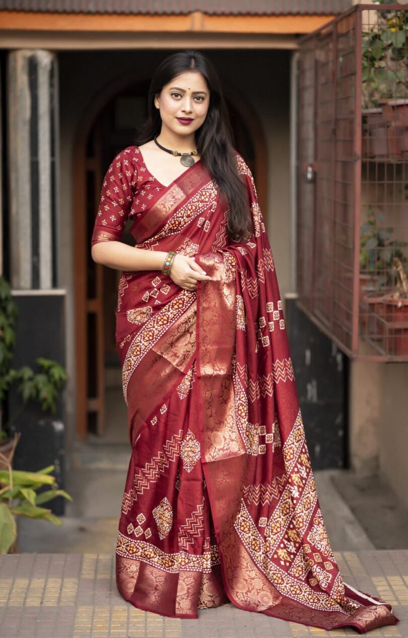 Batik Polka Printed Soft Handloom Cotton Crepe Silk Saree With Woven Zari Pattu Border - Image 4