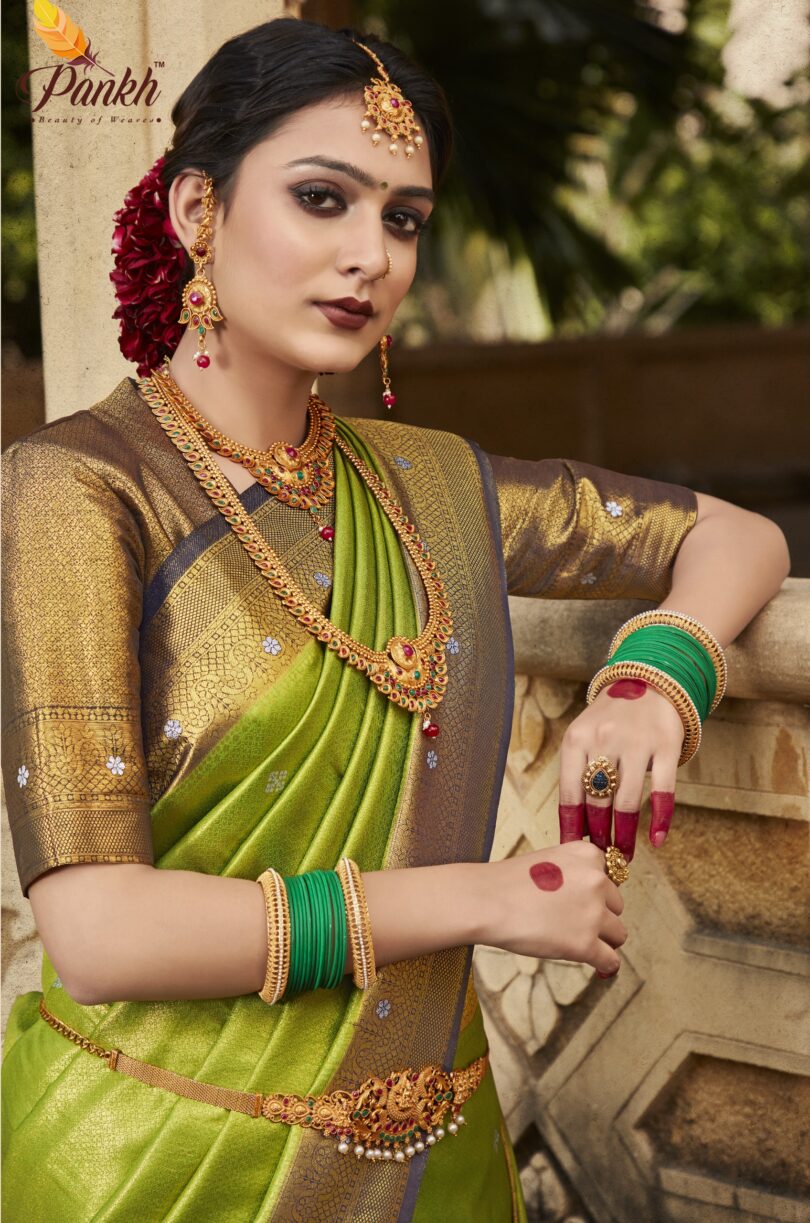 Green Beautiful Kanjiveram Silk Saree - Image 2