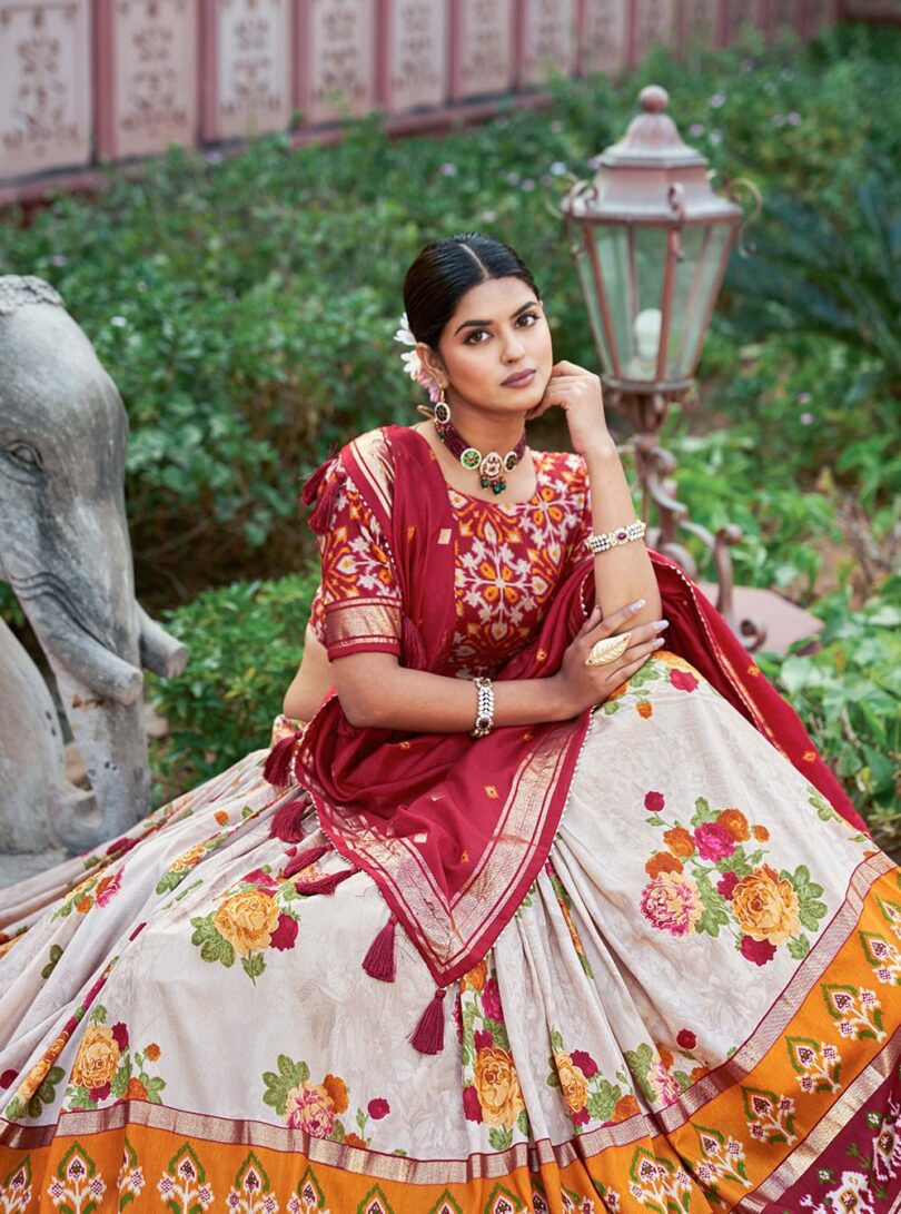 Dola silk lehenga choli. - Red - Image 2