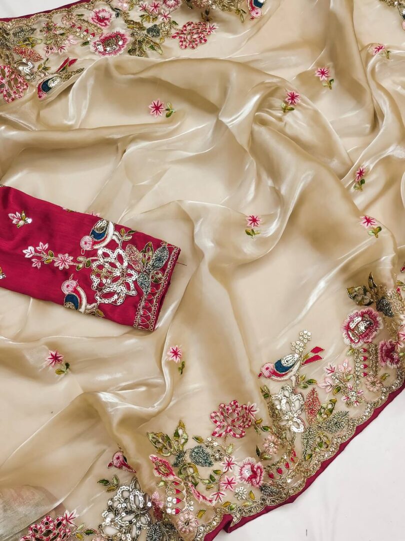 Cream Silk Heavy Thread Embroidery With Sequins Work Saree - Image 9